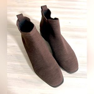 VIVAIA - Square-Toe Water-Repellent Ankle Boots Ryan Pro (Chocolate) US SIZE 7.5